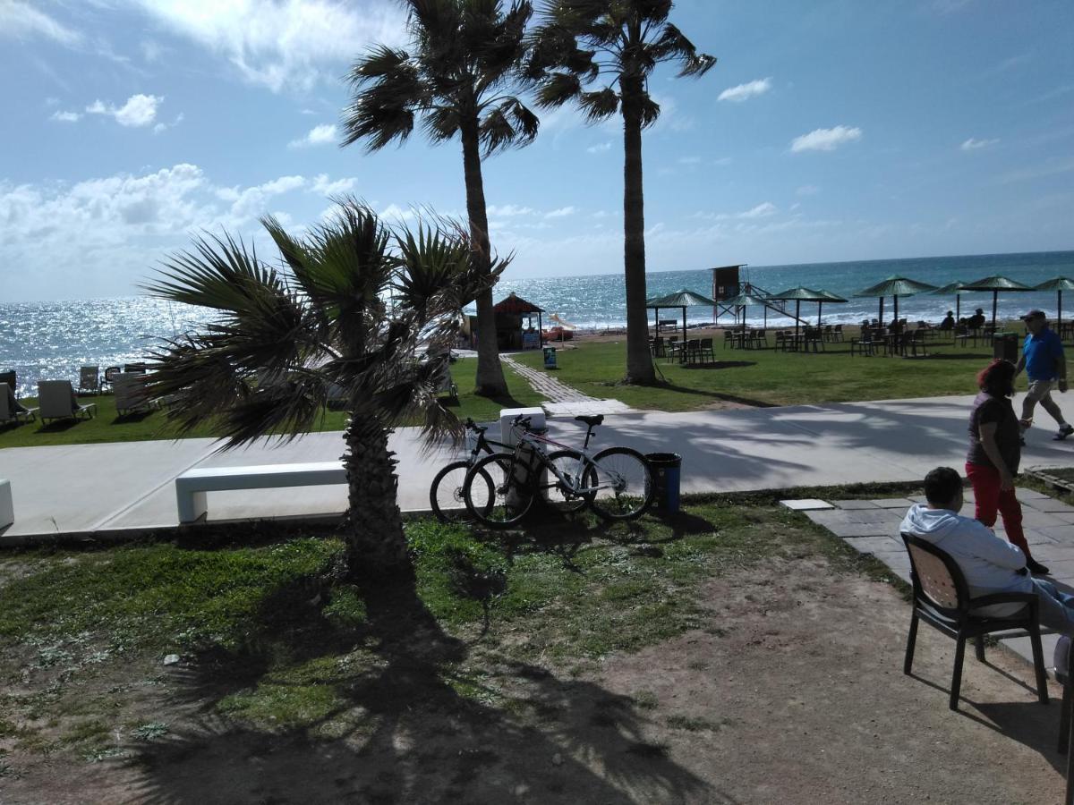 Paphos Inn エクステリア 写真